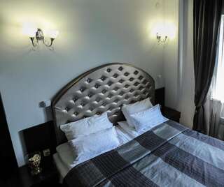 Гостиница Рим Краснодар Улучшенный двухместный номер с 1 кроватью или 2 отдельными кроватями-1